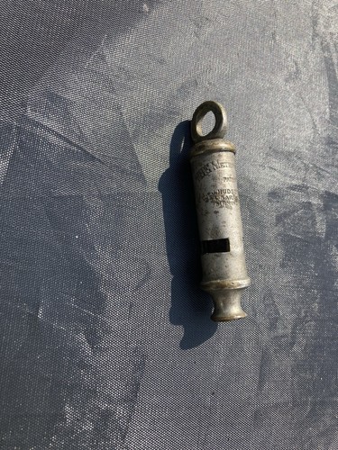 Metropolitan police whistle j - whistle,,